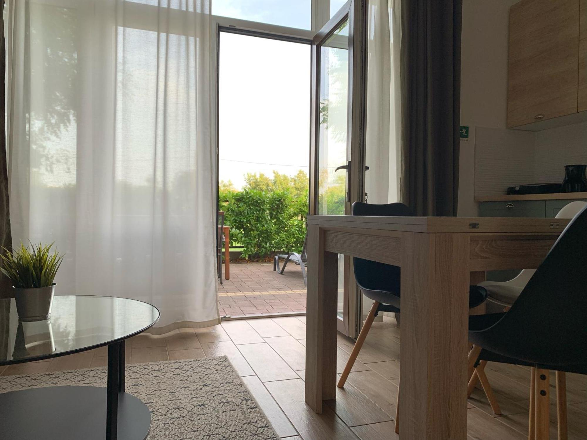 Noar Enjoy Your Stay Oresje Buitenkant foto